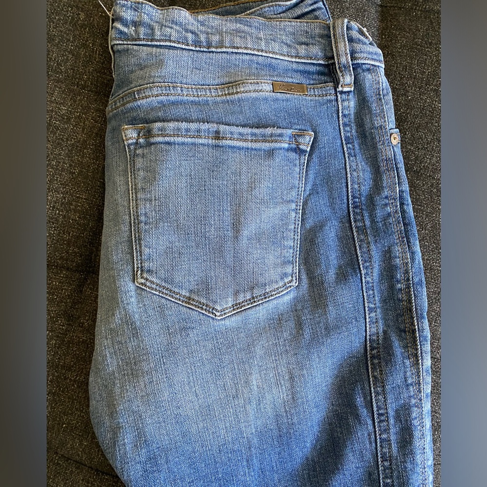 Kancan light wash jeans. Size 28.